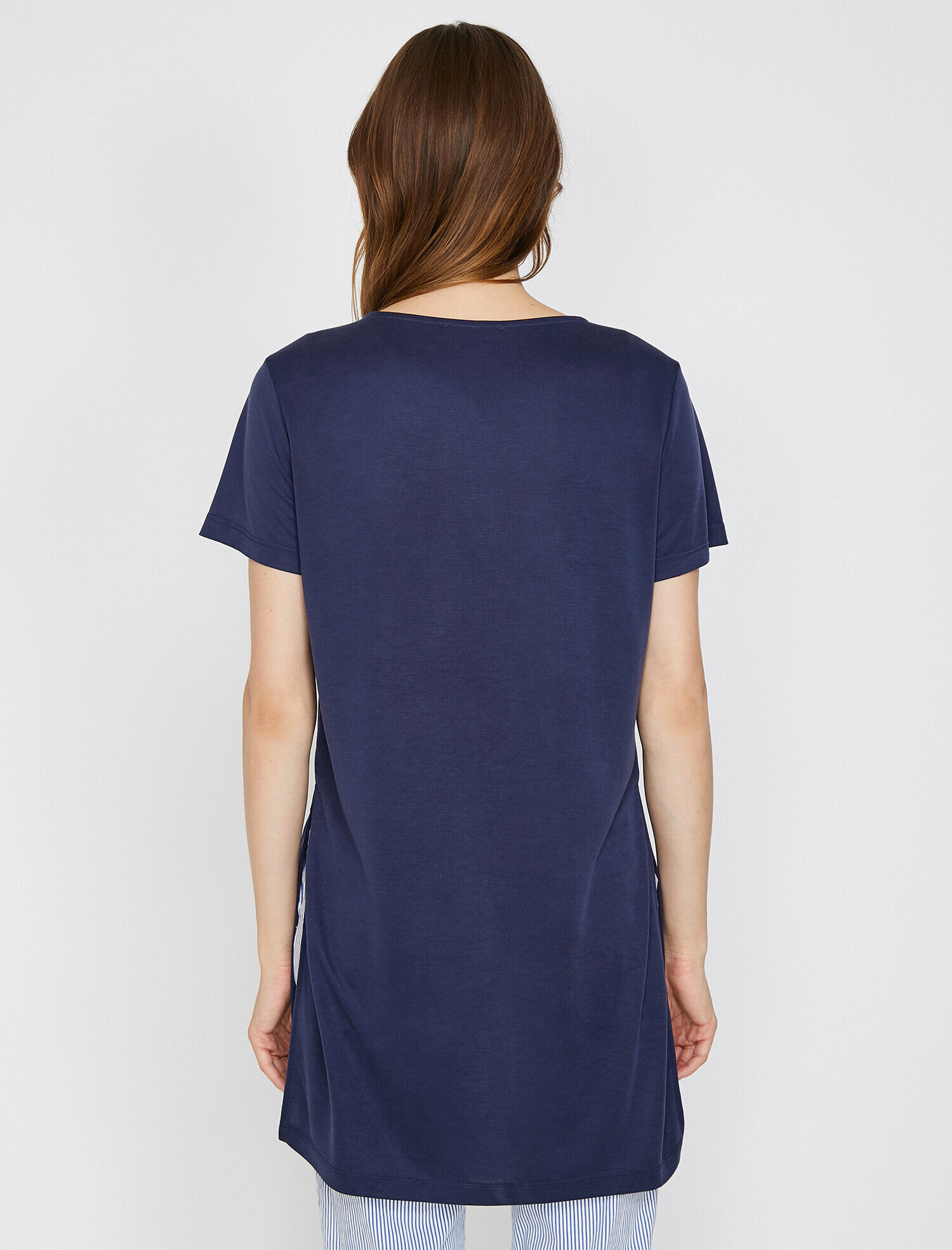   Cep Detaylı Tişört