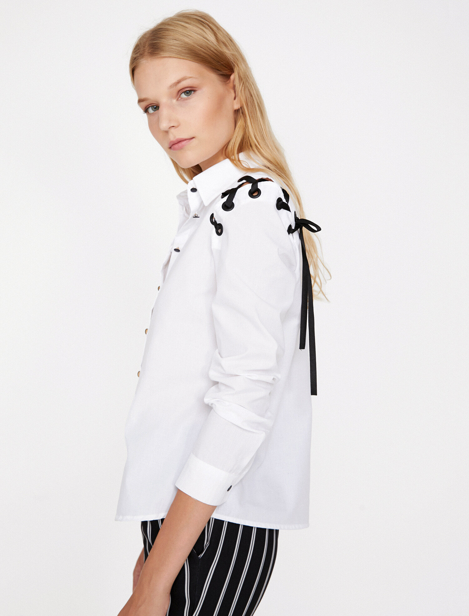   Kuş Gözü Detaylı Gömlek