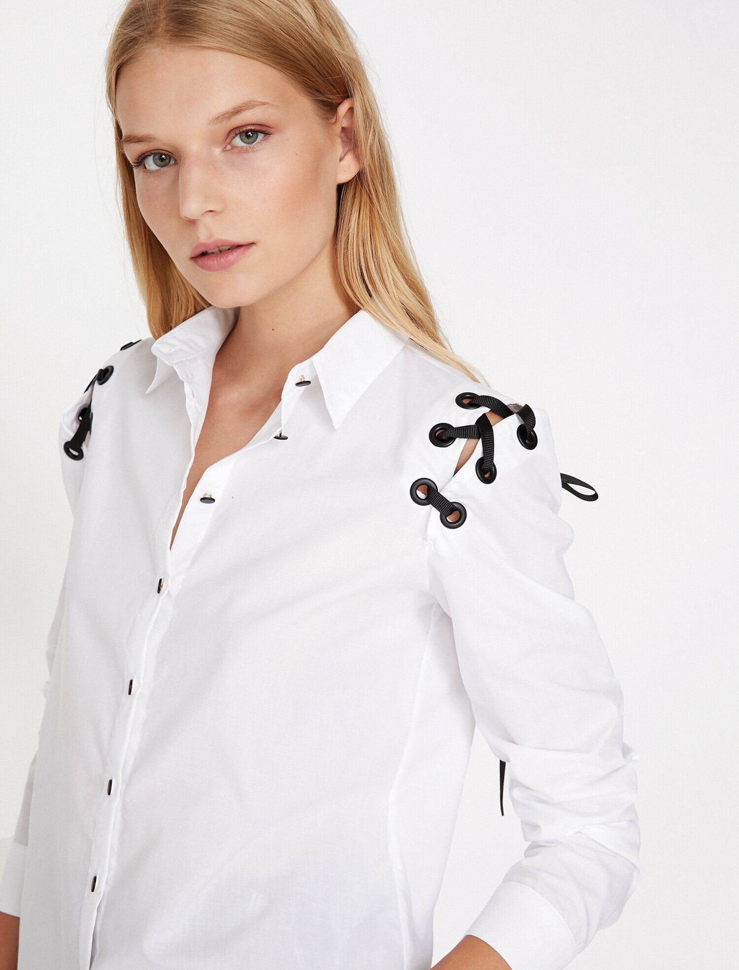   Kuş Gözü Detaylı Gömlek