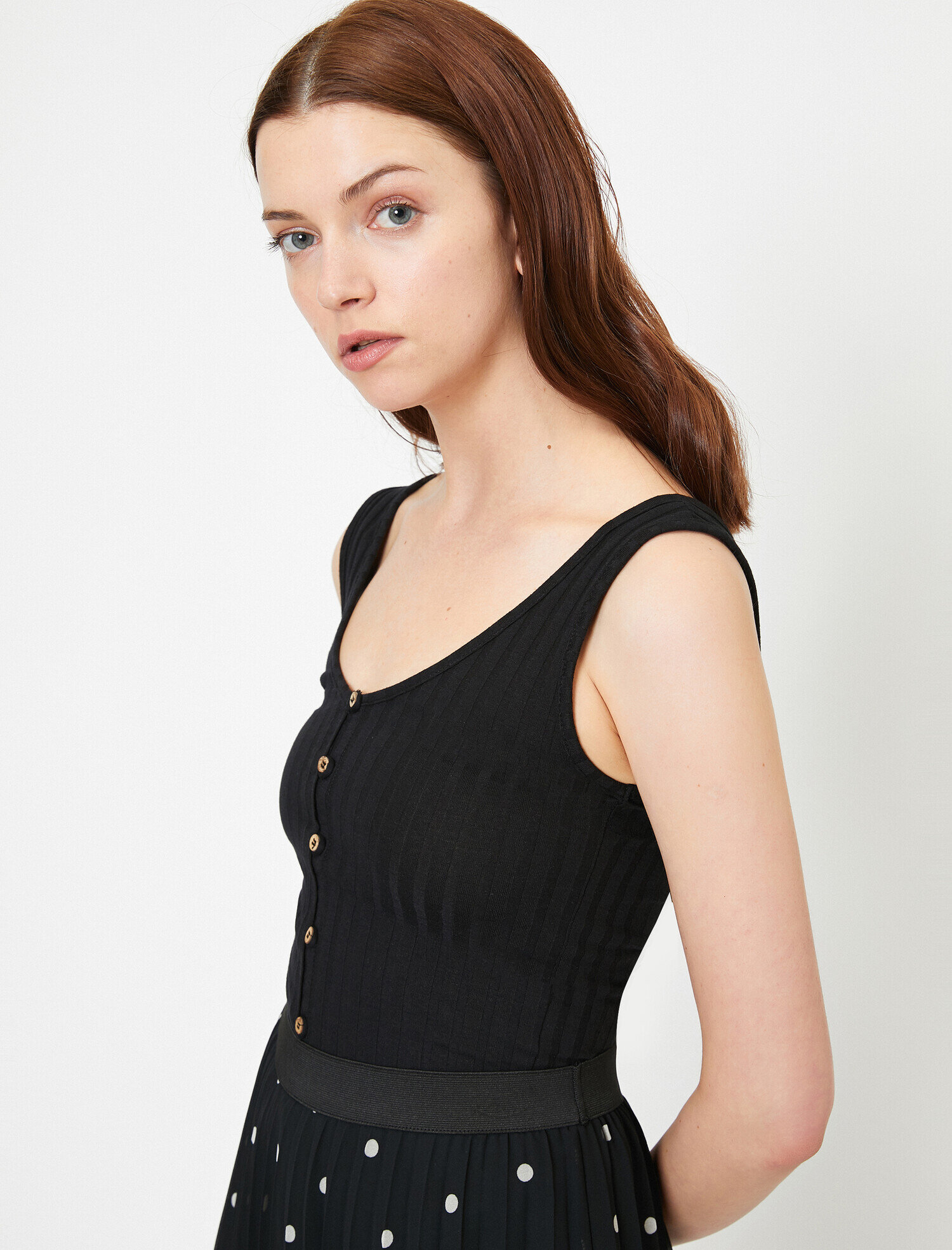   Düğme Detaylı Atlet