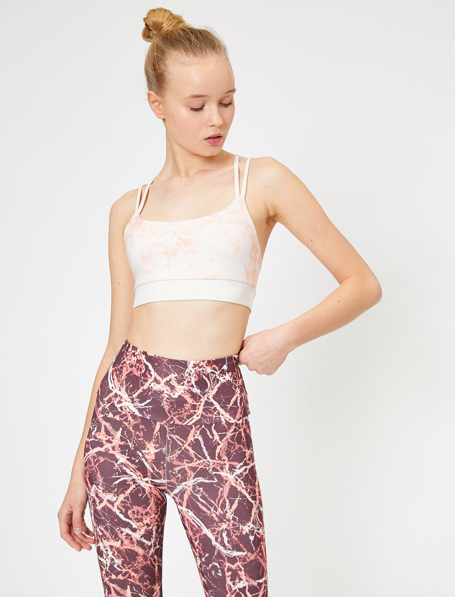   Desenli İnce Askılı Kaplı Sporcu Sütyeni