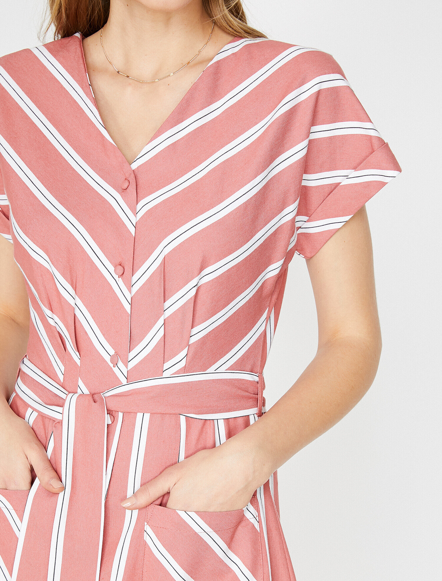   Düğme Detaylı Elbise