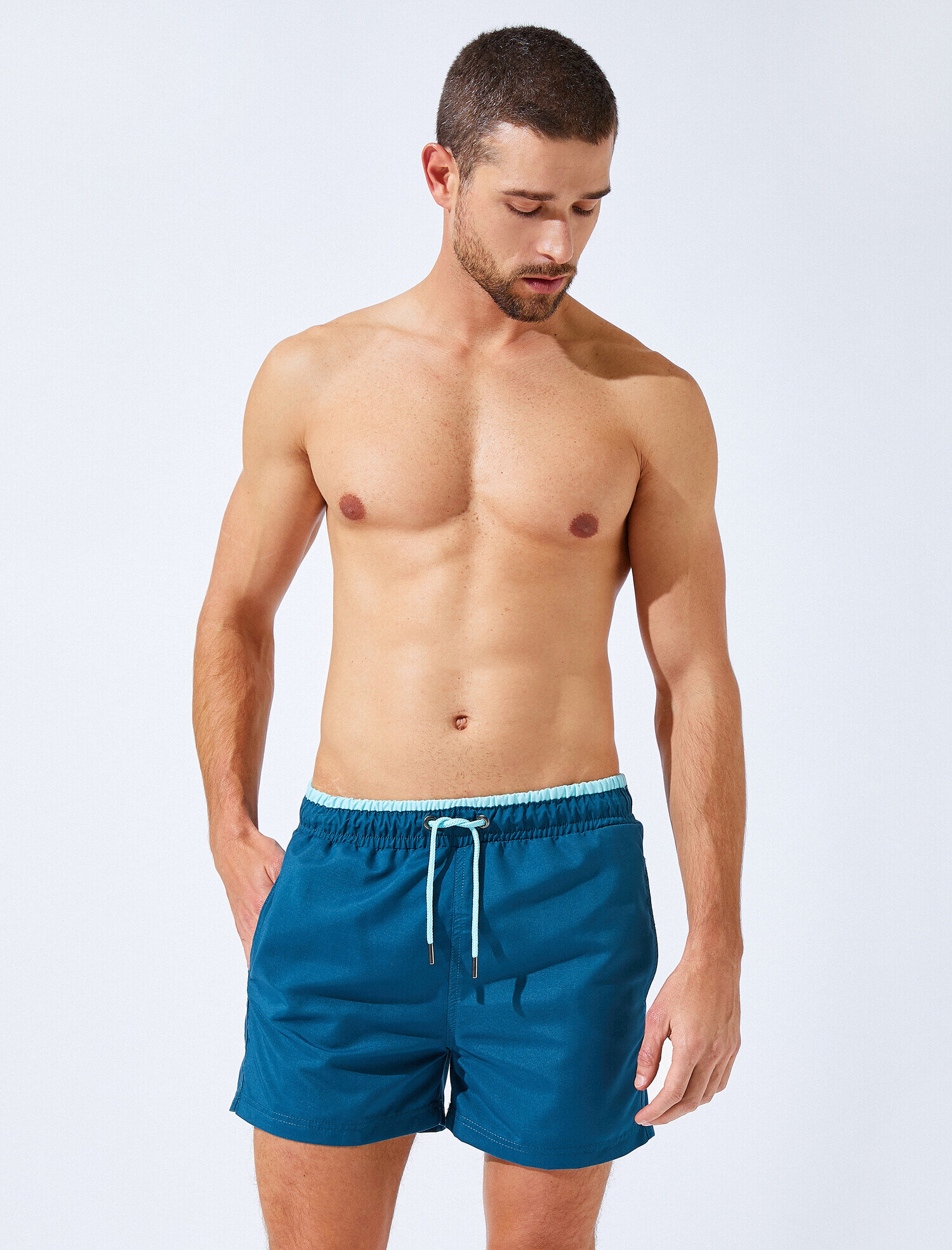   Deniz Şortu Beli Bağcıklı Cep Detaylı