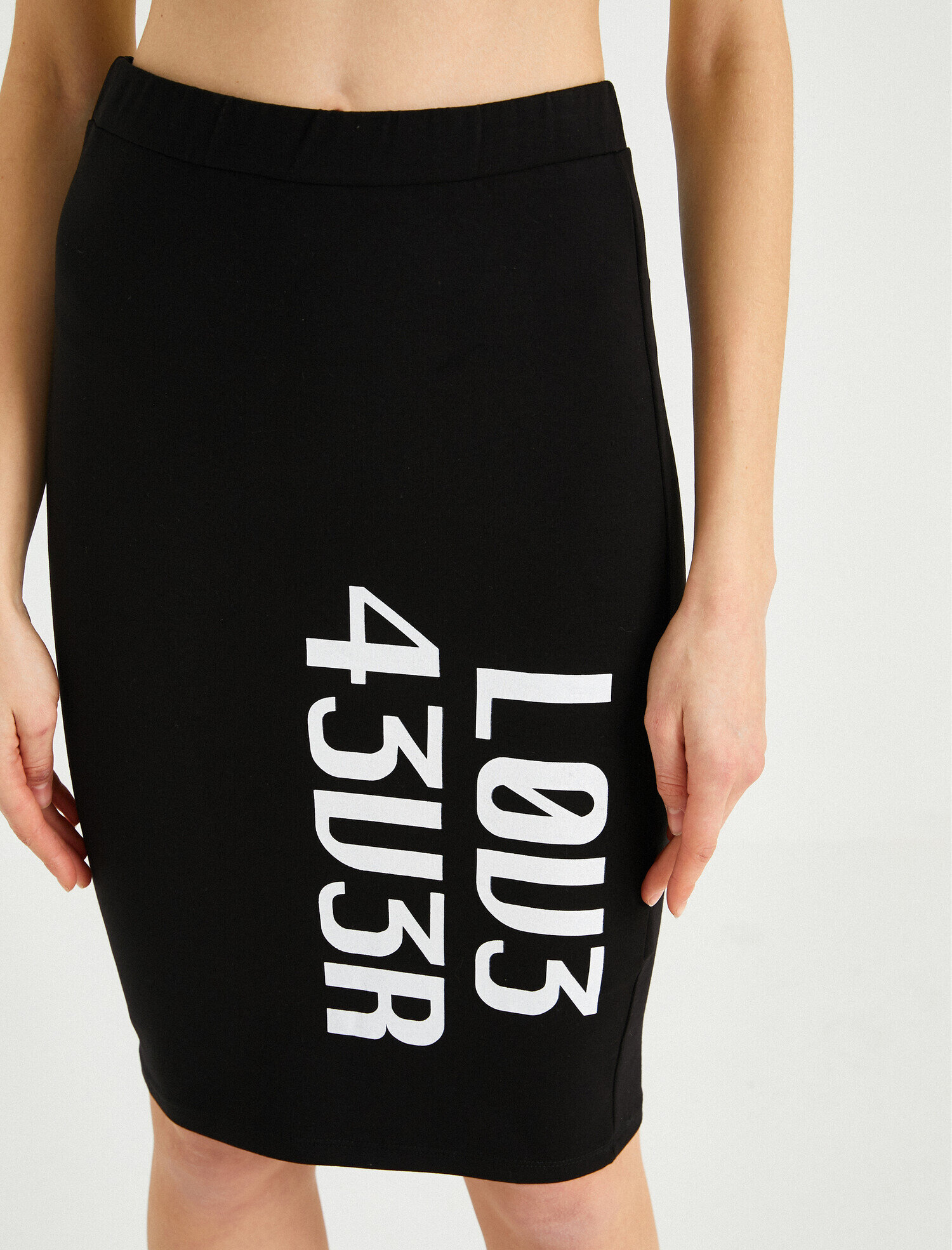   Yazılı Baskılı Etek