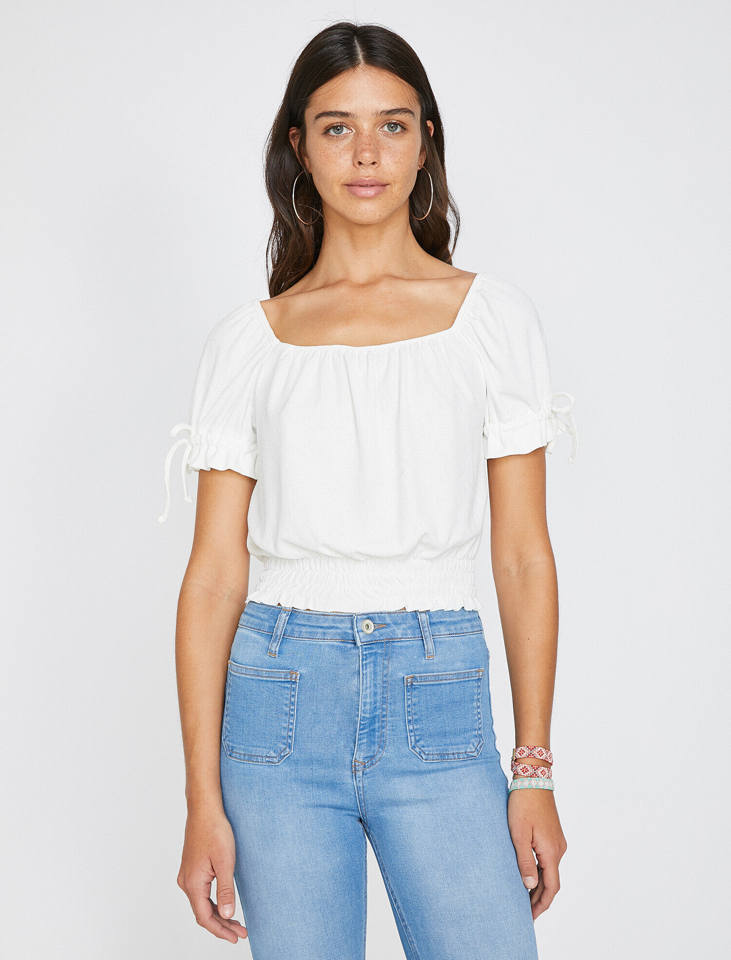 Omzu Açık Tişört