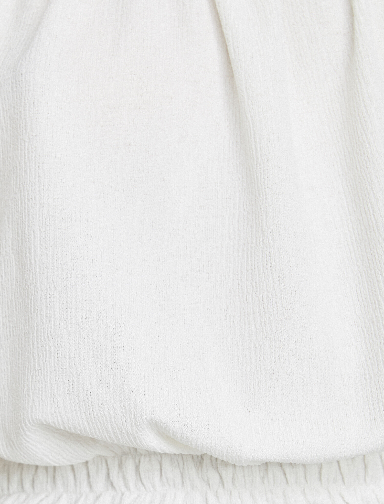 Omzu Açık Tişört