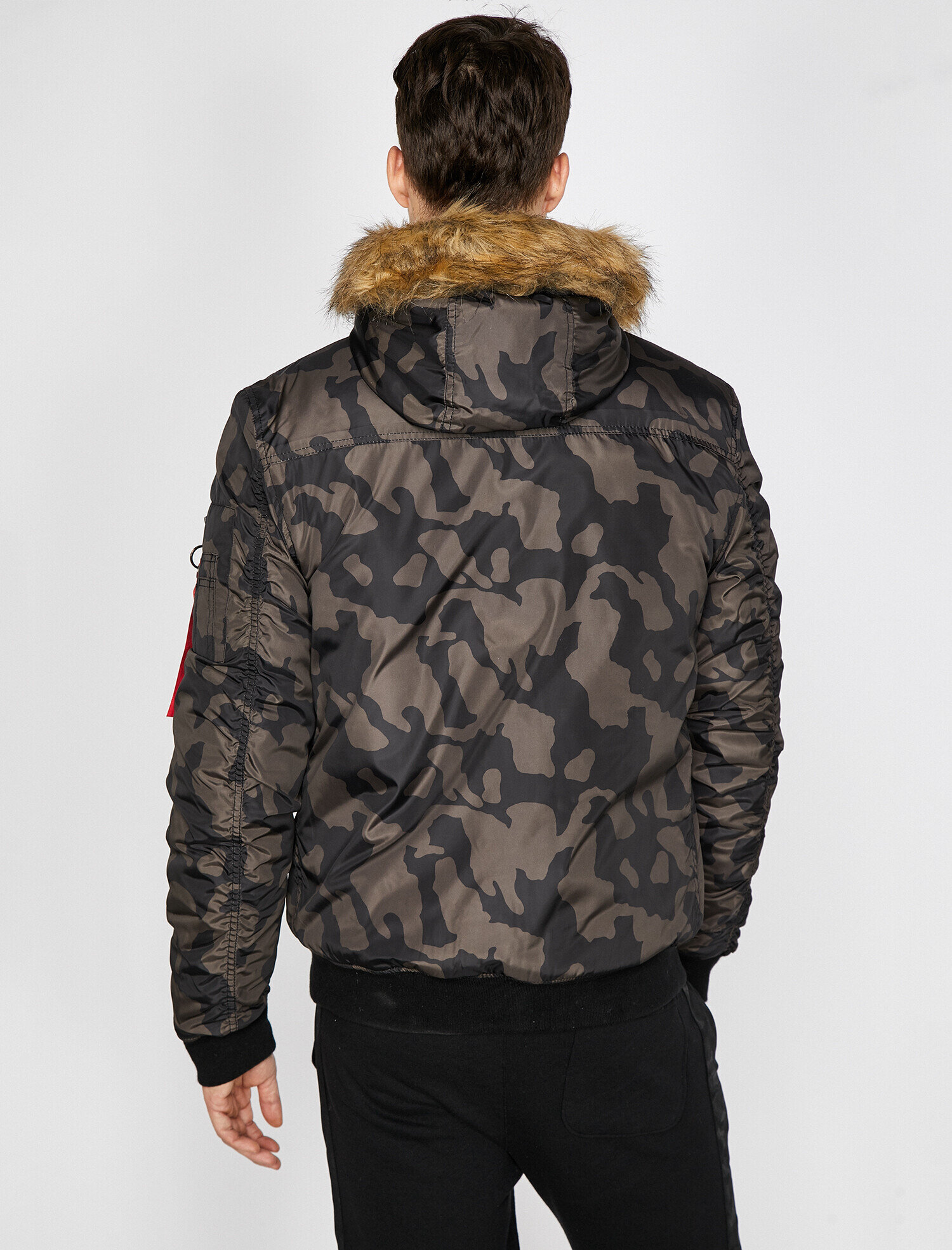   Kamuflaj Desenli Mont