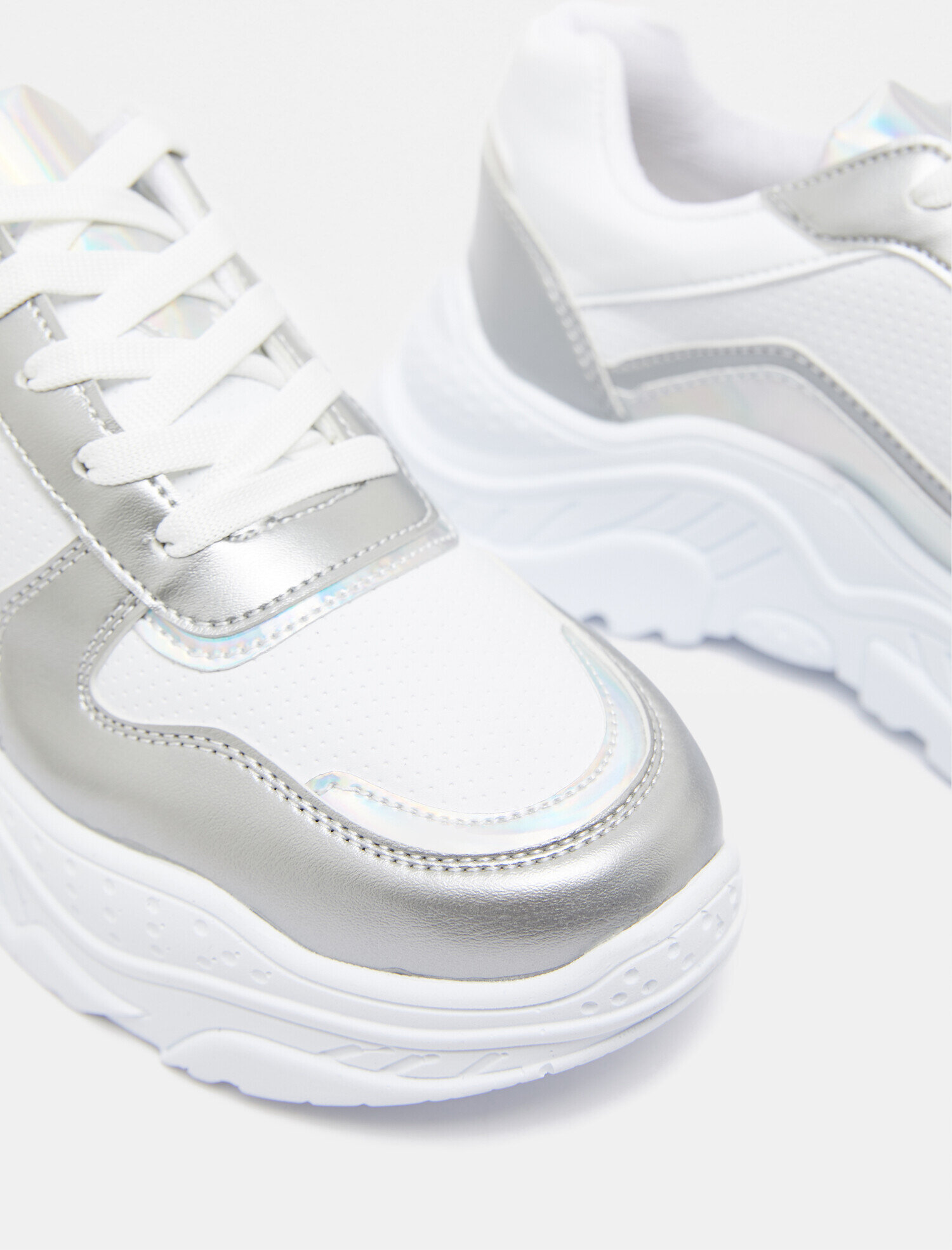  Kadın Bağcıklı Spor Ayakkabı