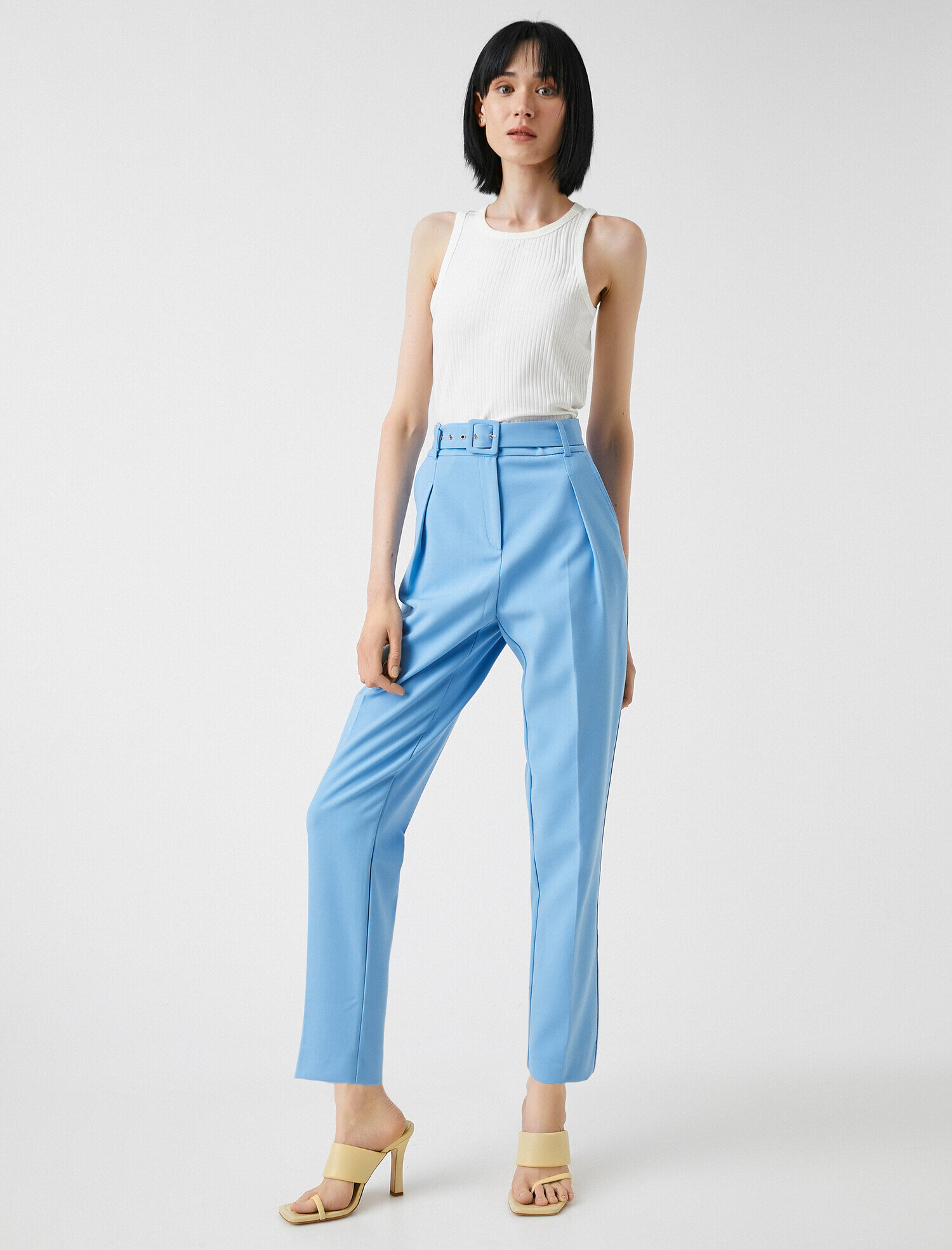   Kemer Detayli Pantolon