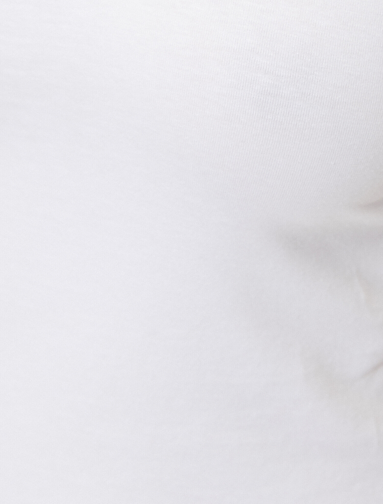   Omzu Açık Tişört