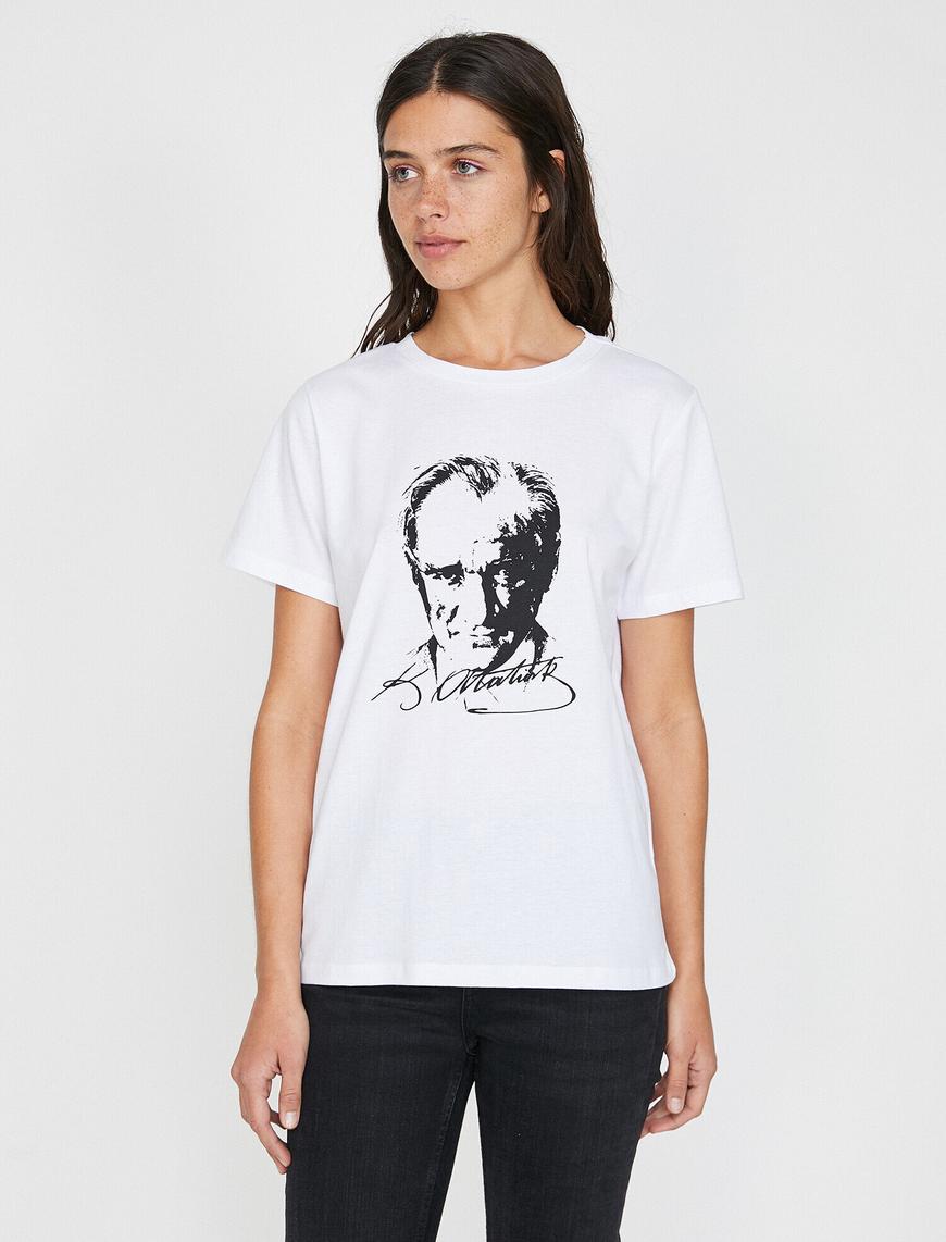   Atatürk Baskılı Tişört