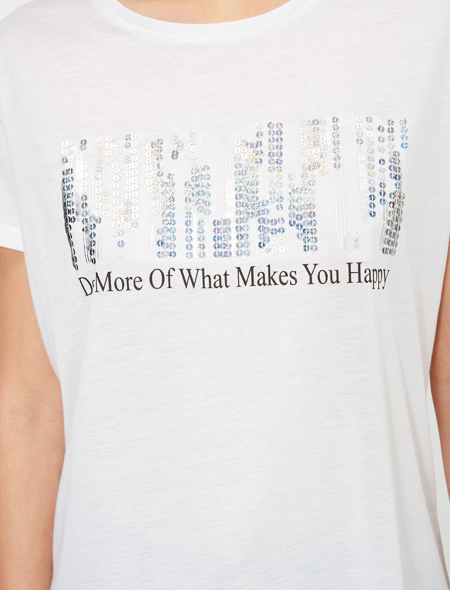   Yazı Baskılı Pul Detaylı Tişört