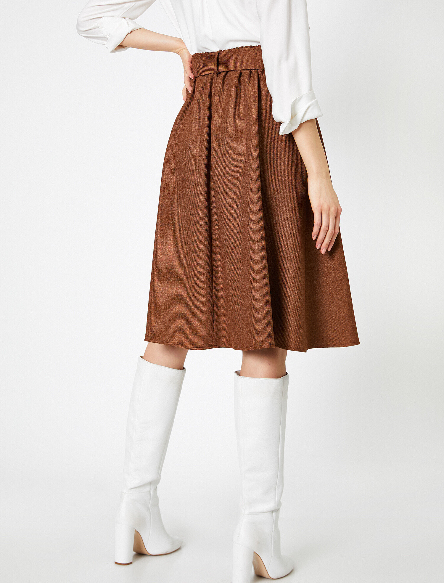   Kemerli Önü Düğmeli A Kesim Etek