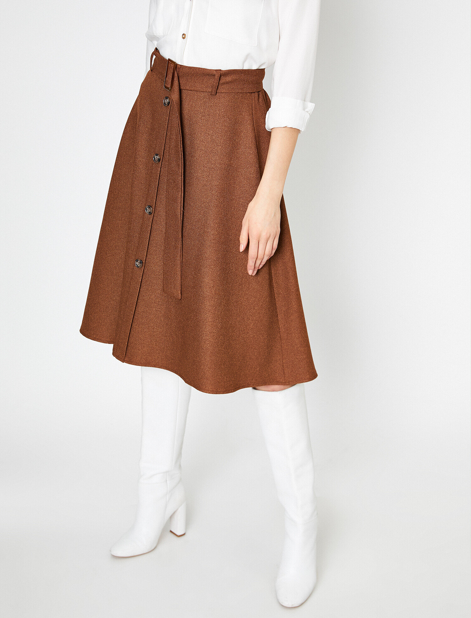   Kemerli Önü Düğmeli A Kesim Etek