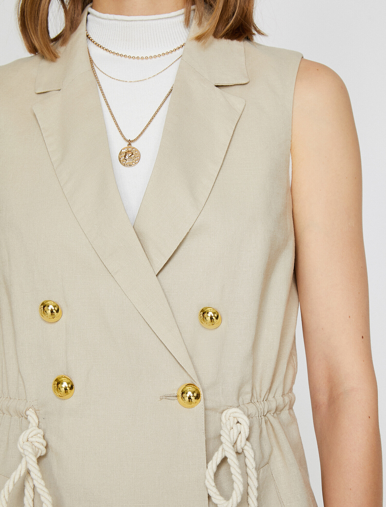   Düğme Detaylı Yelek