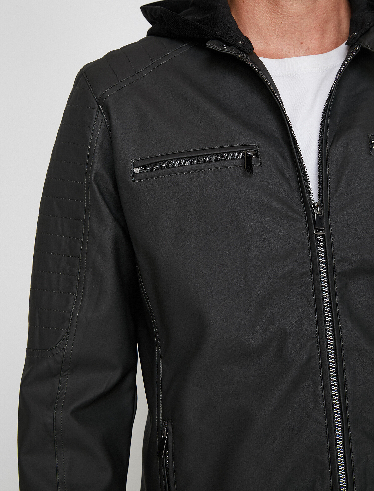   Deri Görünümlü Mont