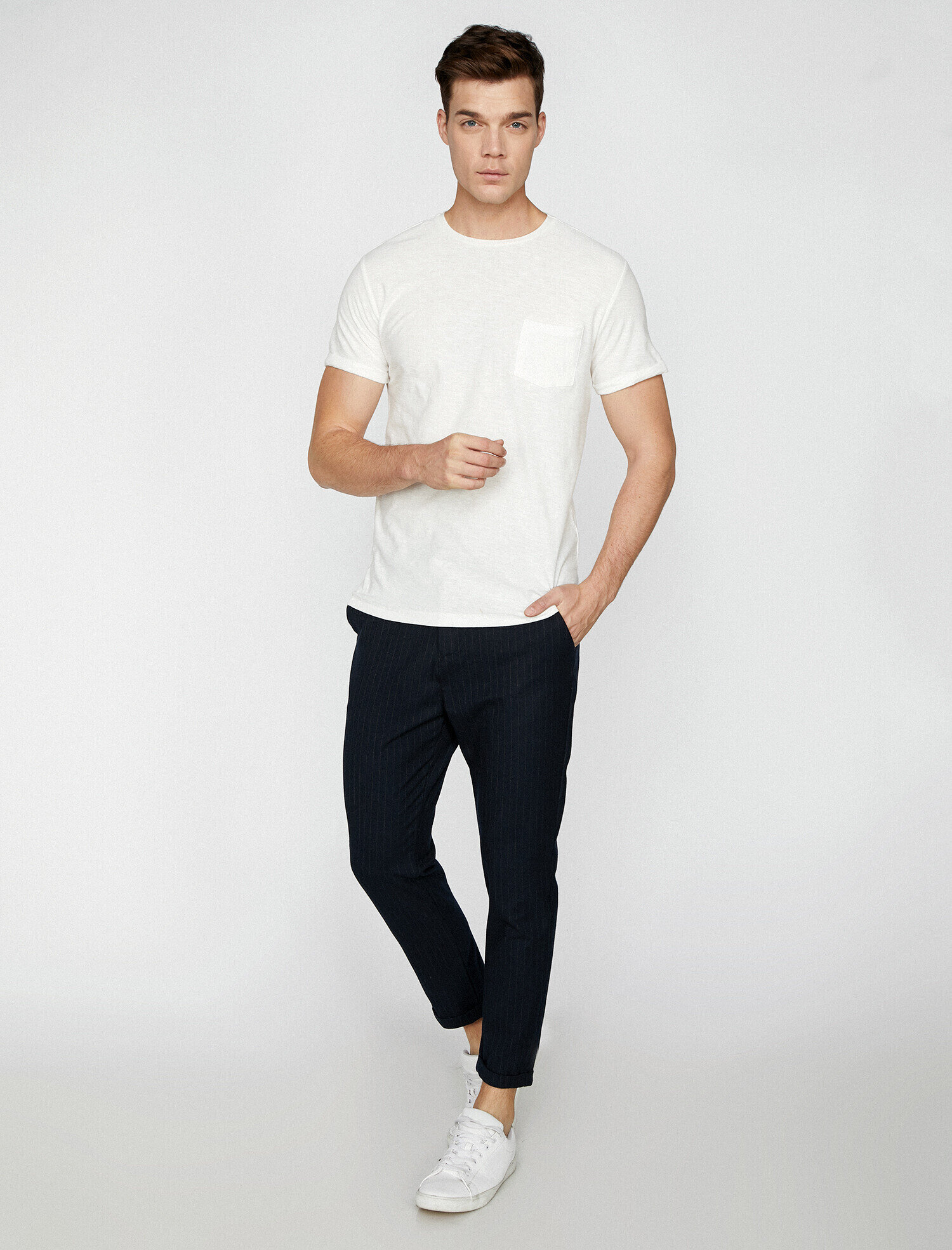   Bisiklet Yaka Tişört Cep Detaylı