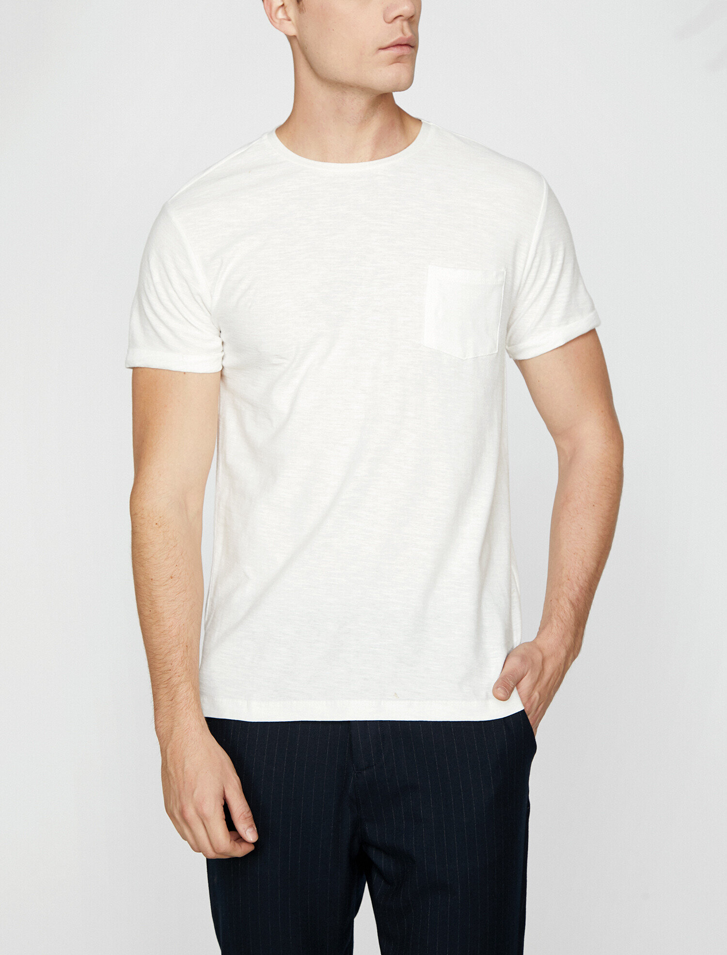   Bisiklet Yaka Tişört Cep Detaylı