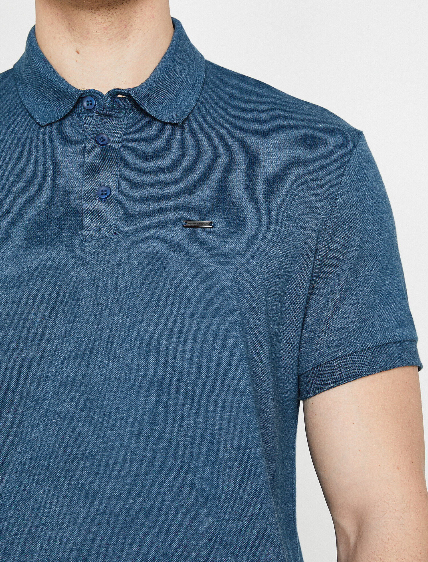   Polo Yaka Metal Logo Detaylı Slim Fit Tişört