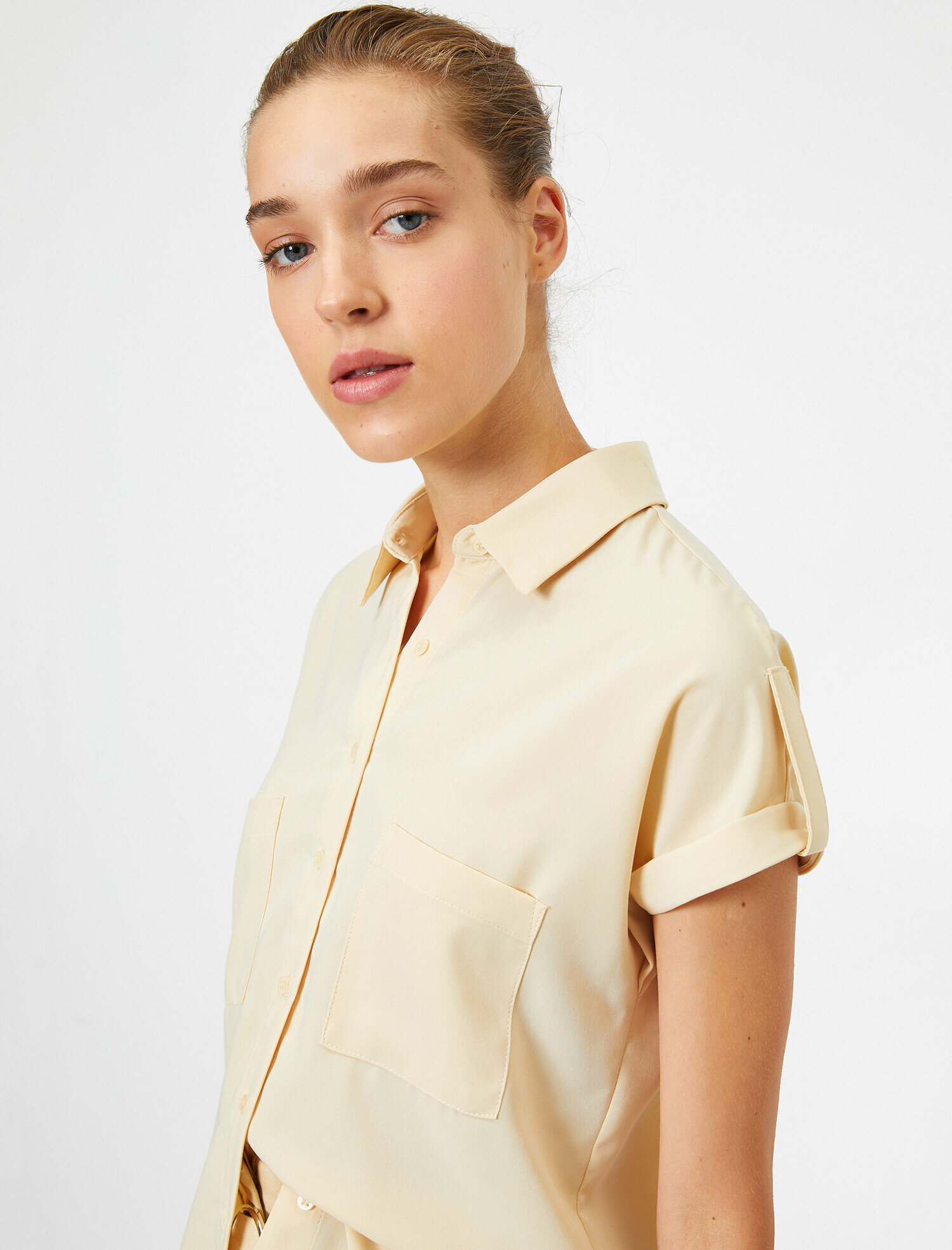   Cep Detaylı Kısa Kollu Gömlek