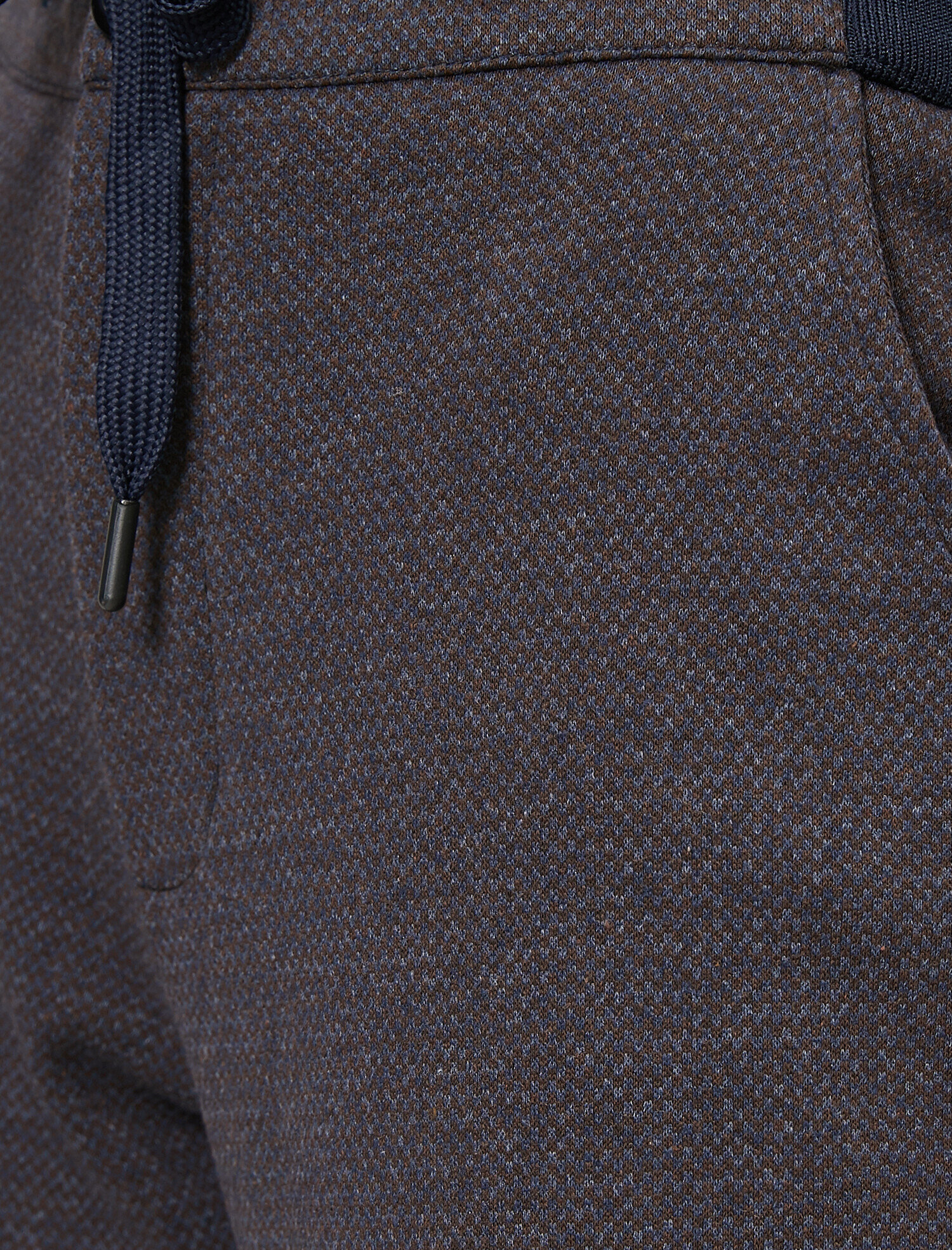   Kumaş Özellikli Beli Bağlamalı Yan Şeritli Pantolon