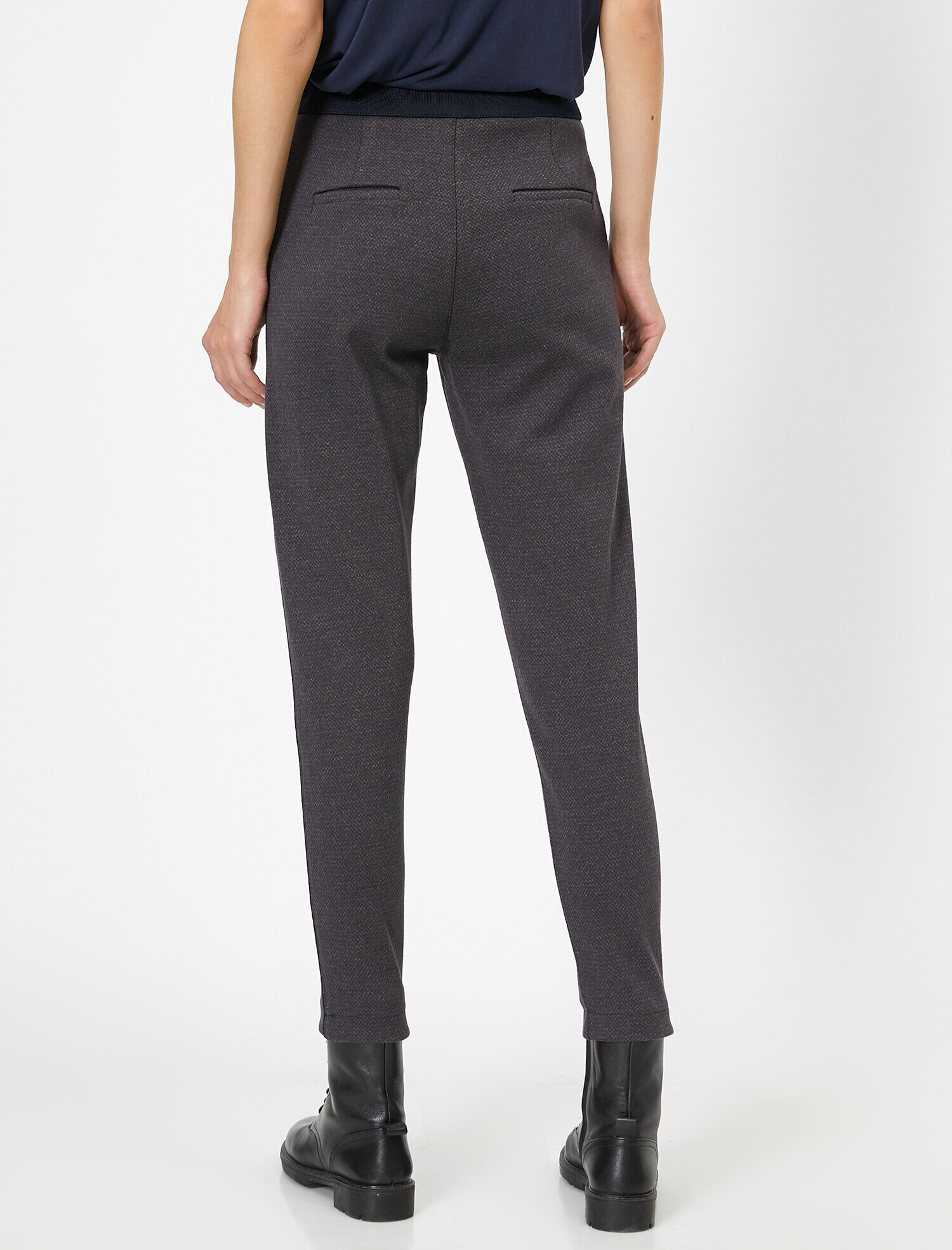   Kumaş Özellikli Beli Bağlamalı Yan Şeritli Pantolon