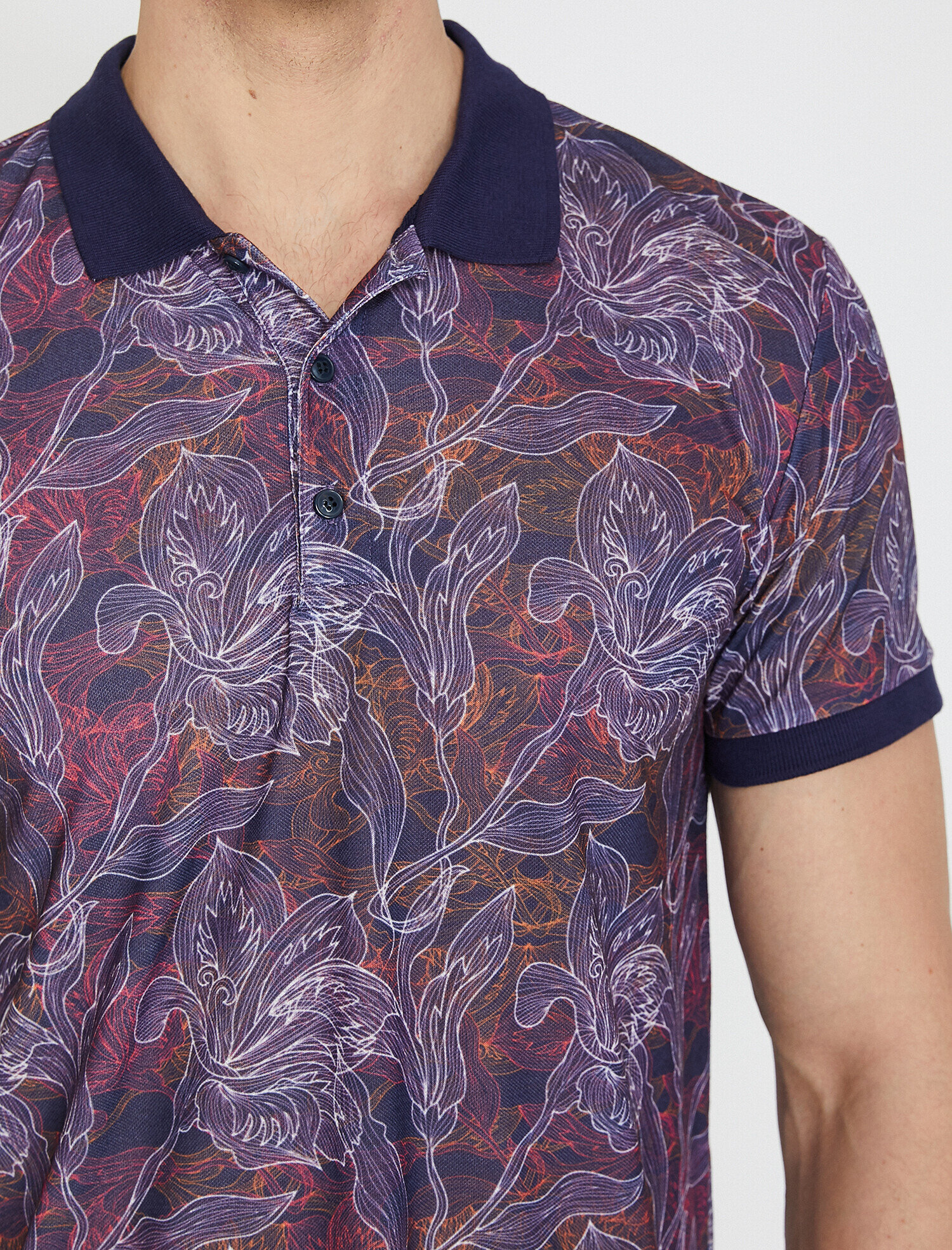   Desenli Polo Yaka Tişört Kısa Kollu