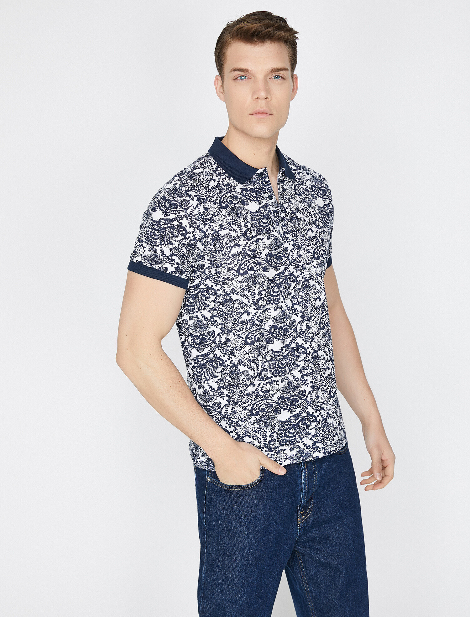   Desenli Polo Yaka Tişört Kısa Kollu