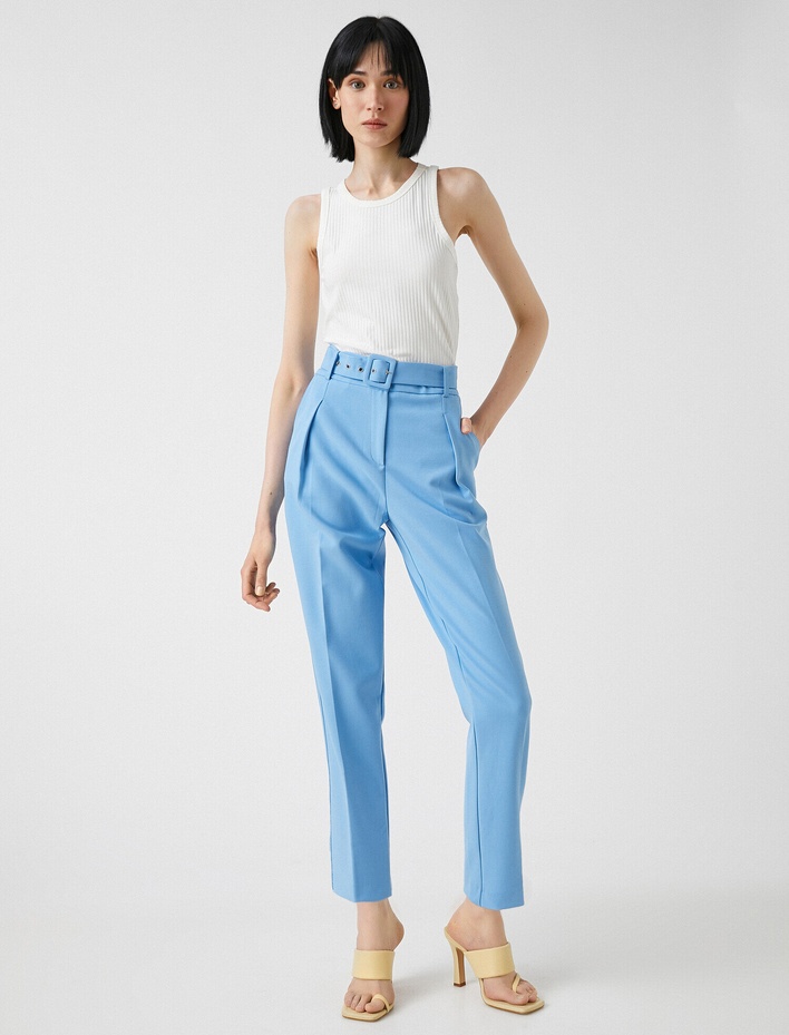  Kemer Detayli Pantolon