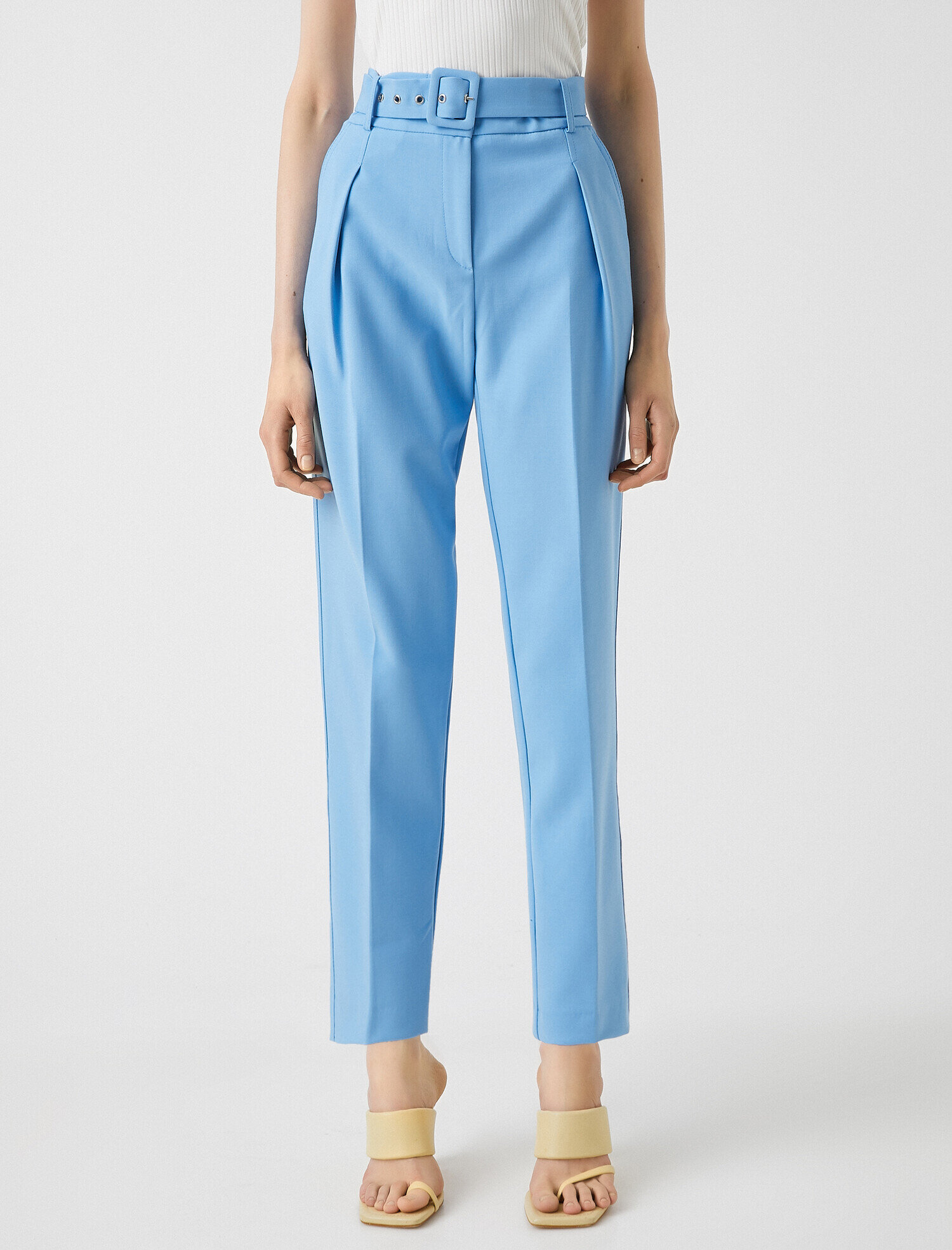   Kemer Detayli Pantolon