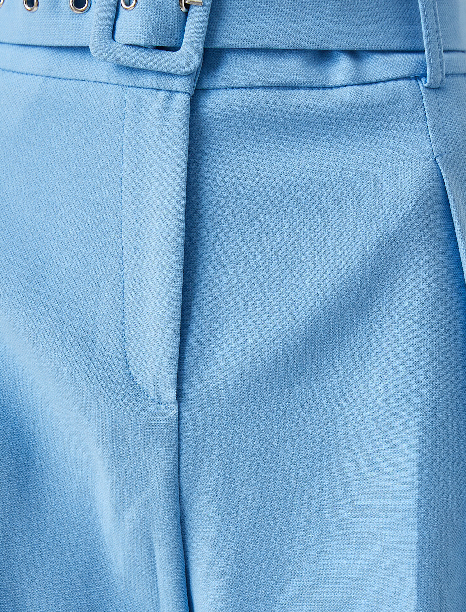   Kemer Detayli Pantolon