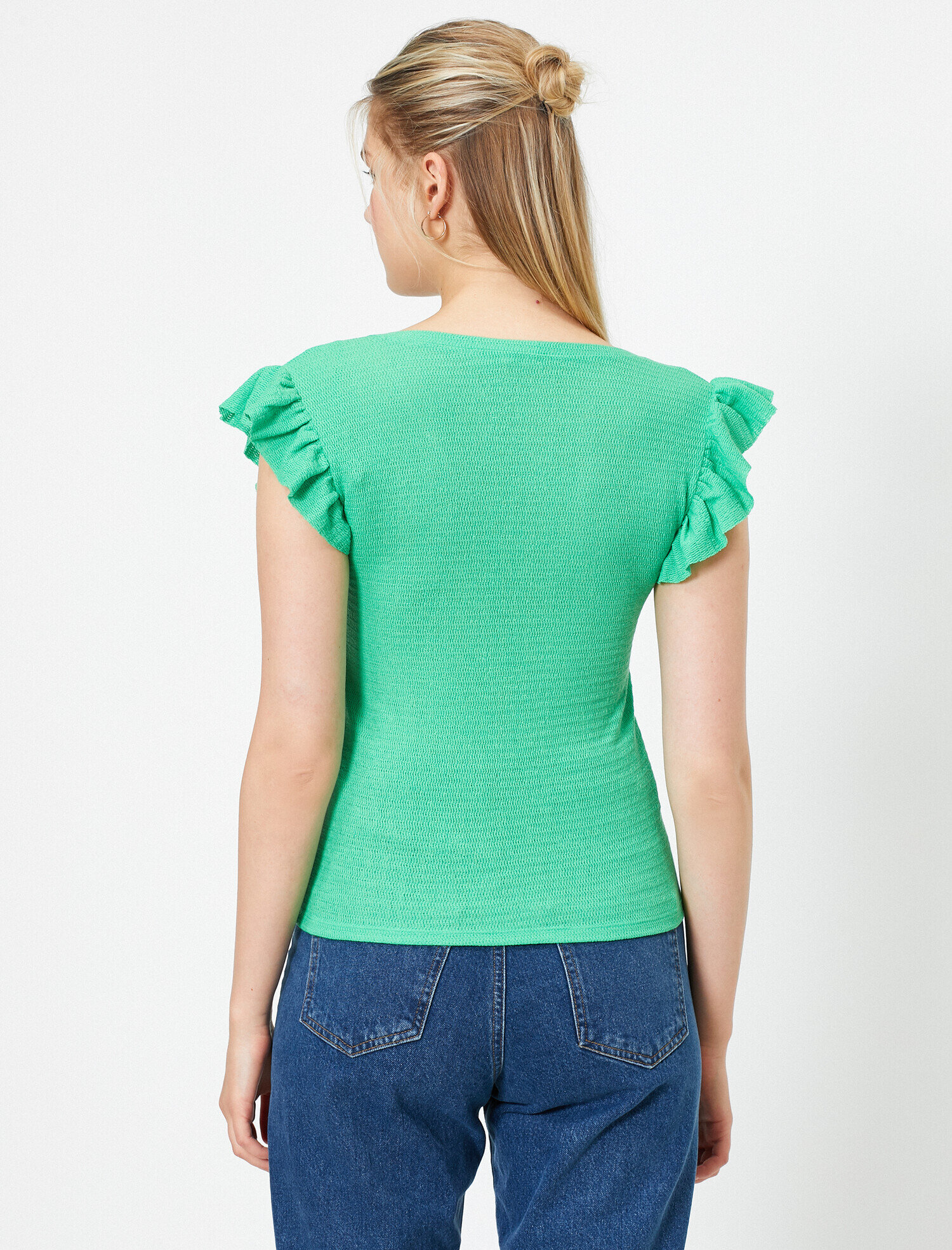   V Yaka Kısa Kollu Fırfır Detaylı Atlet