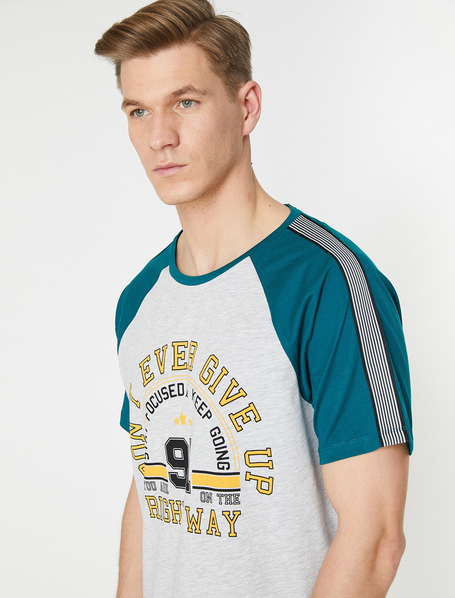   Yazılı Baskılı T-Shirt