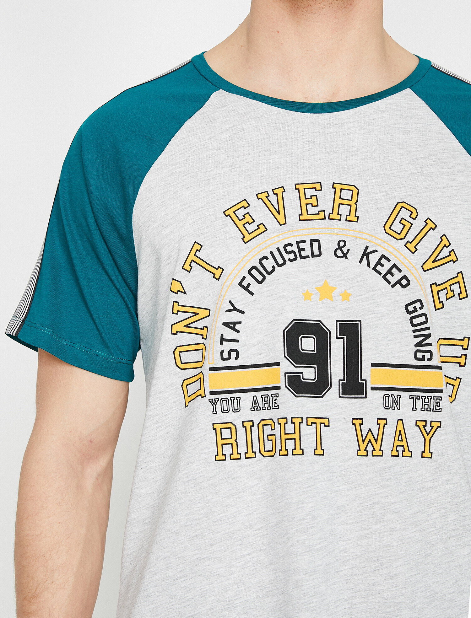   Yazılı Baskılı T-Shirt