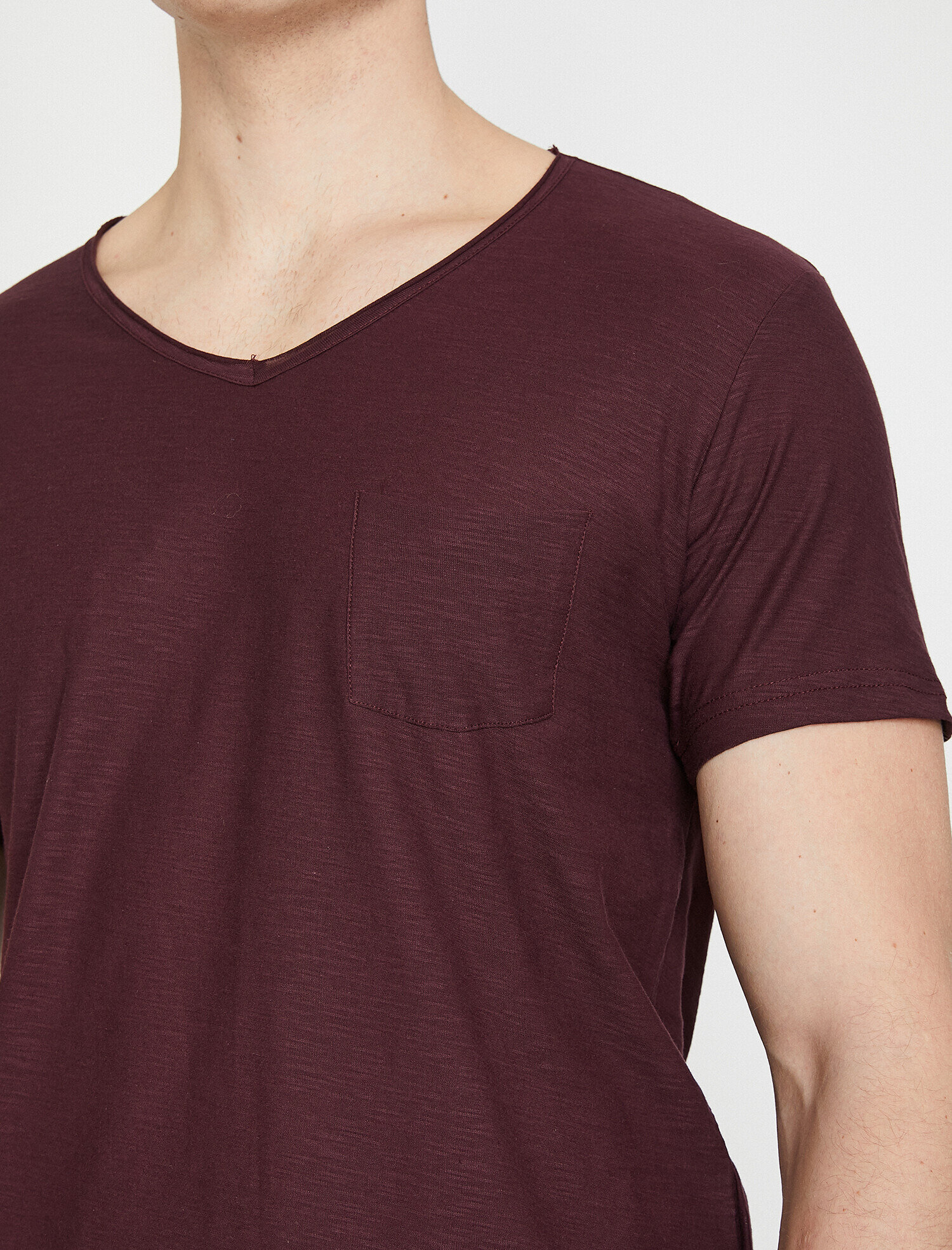   Cep Detaylı Tişört