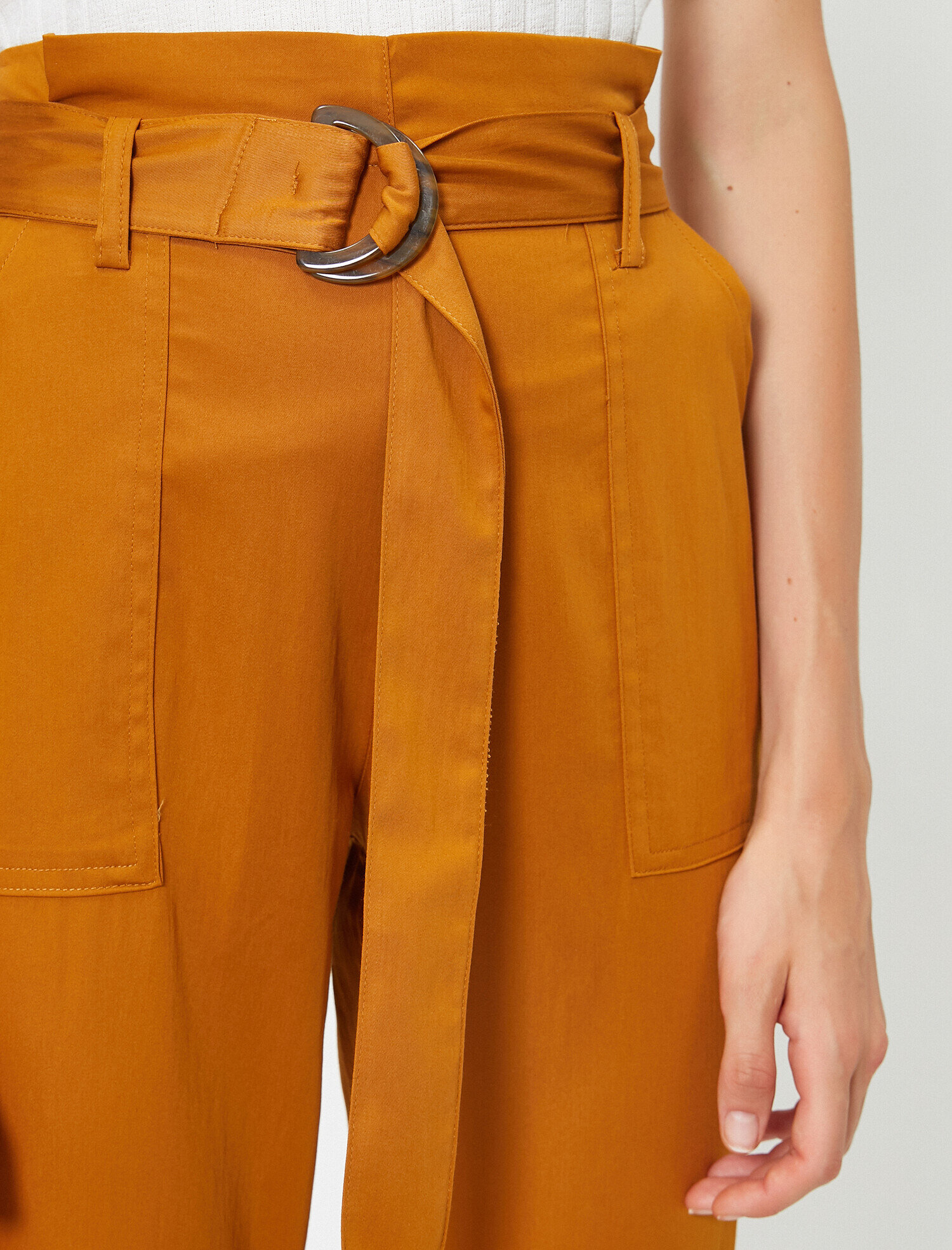   Kemer Detaylı Yüksek Bel Pamuklu Dokuma Pantolon