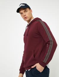Kapüşonlu Kolları Şerit Detaylı Kanguru Cepli Sweatshirt