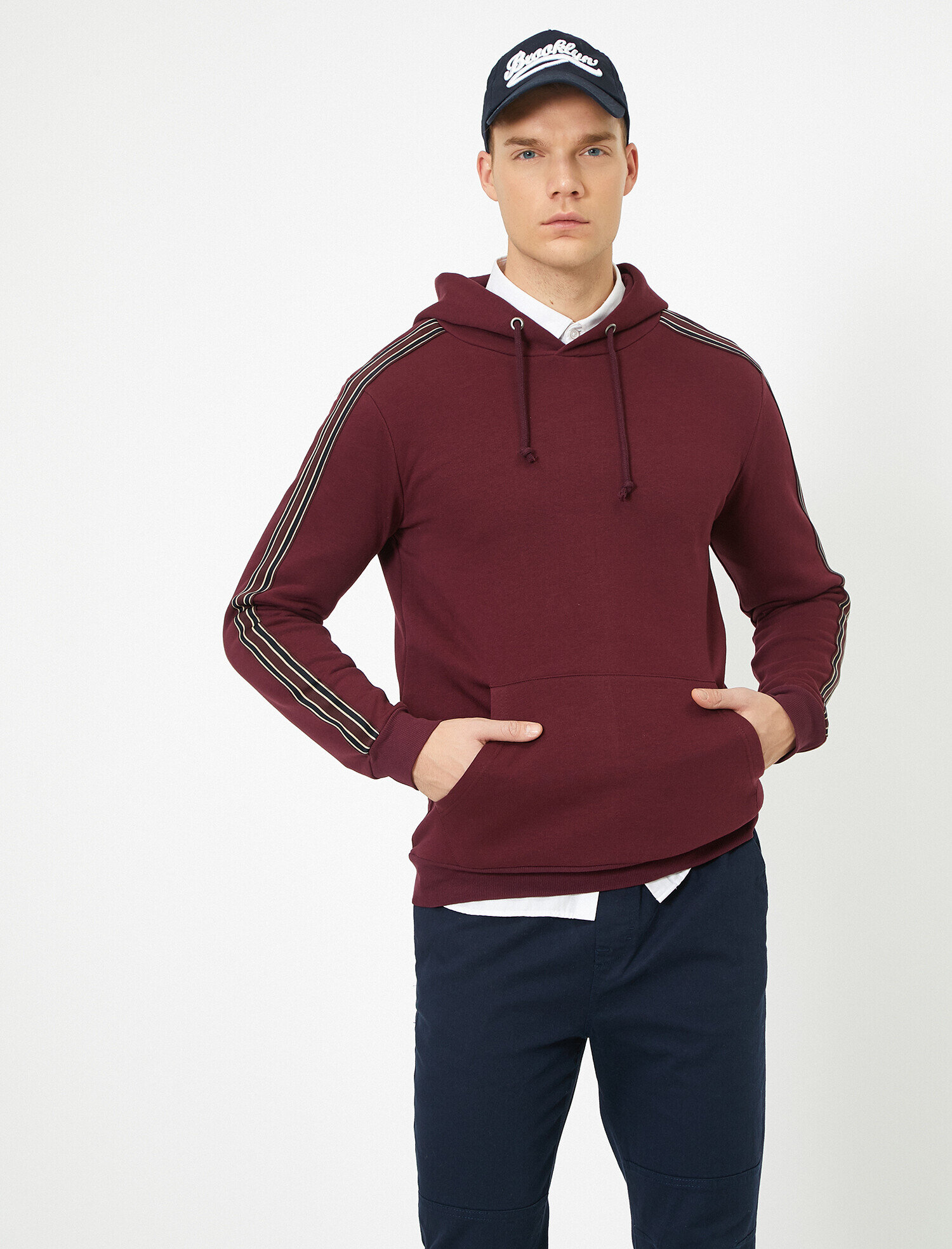   Kapüşonlu Kolları Şerit Detaylı Kanguru Cepli Sweatshirt
