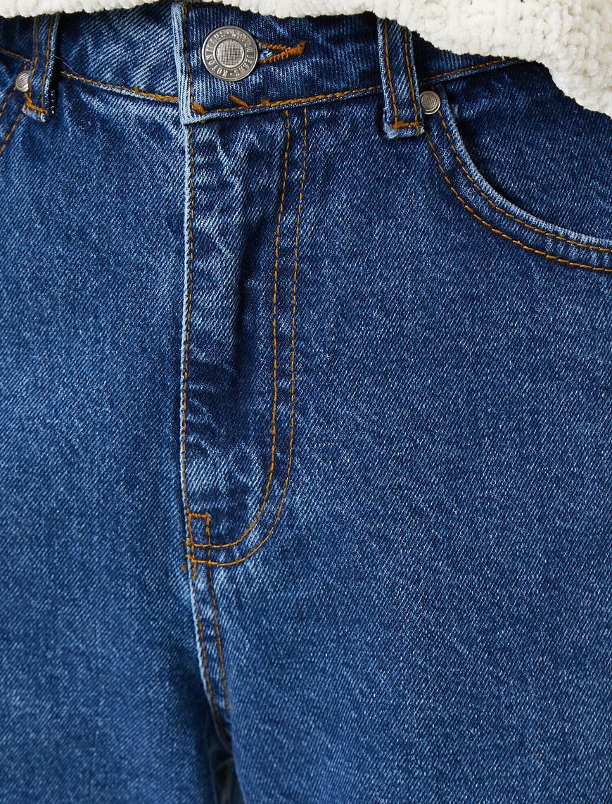 Uretradagi narsalarning porno videosi meni hayratda qoldirdi.