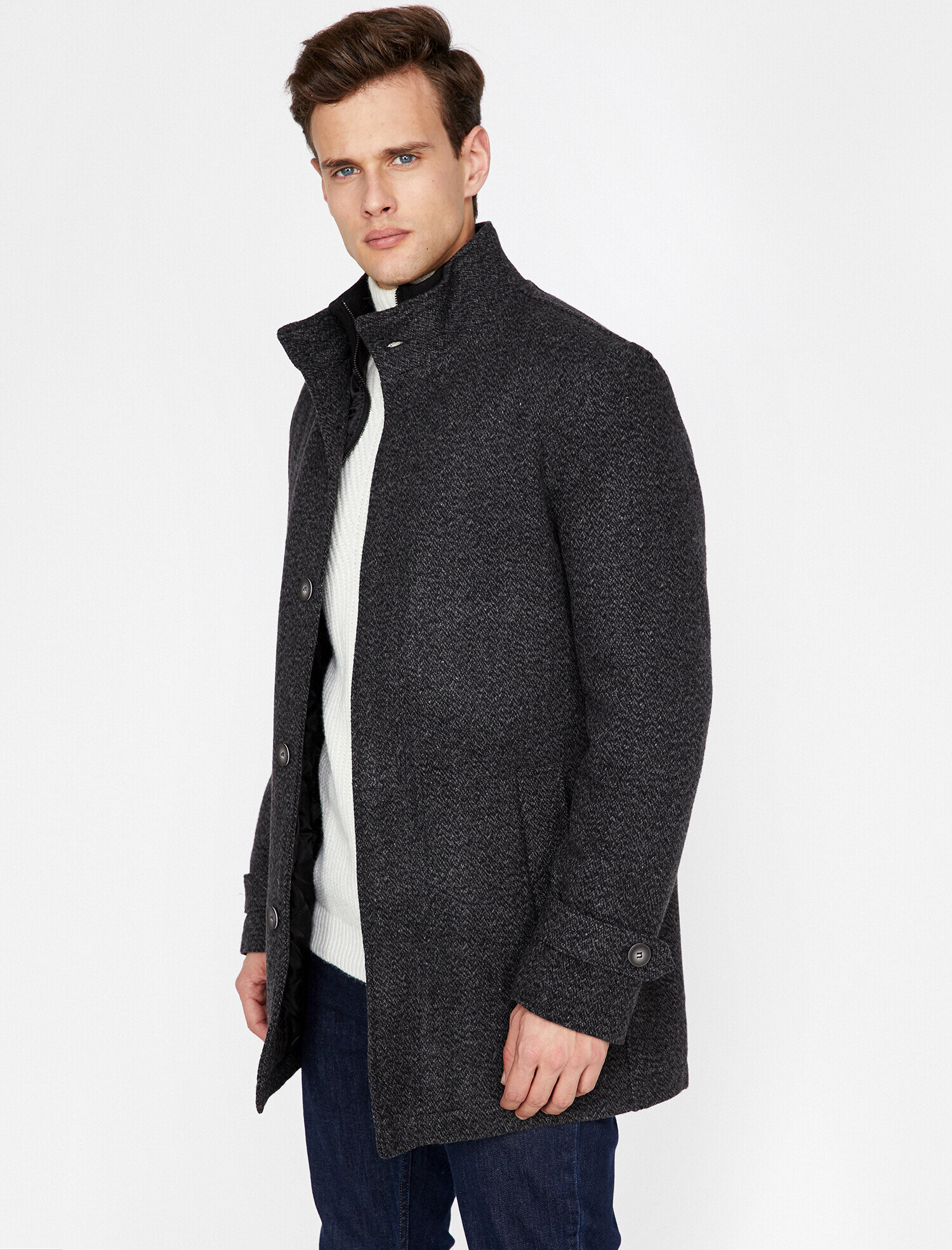   Düğme Detaylı Kaban