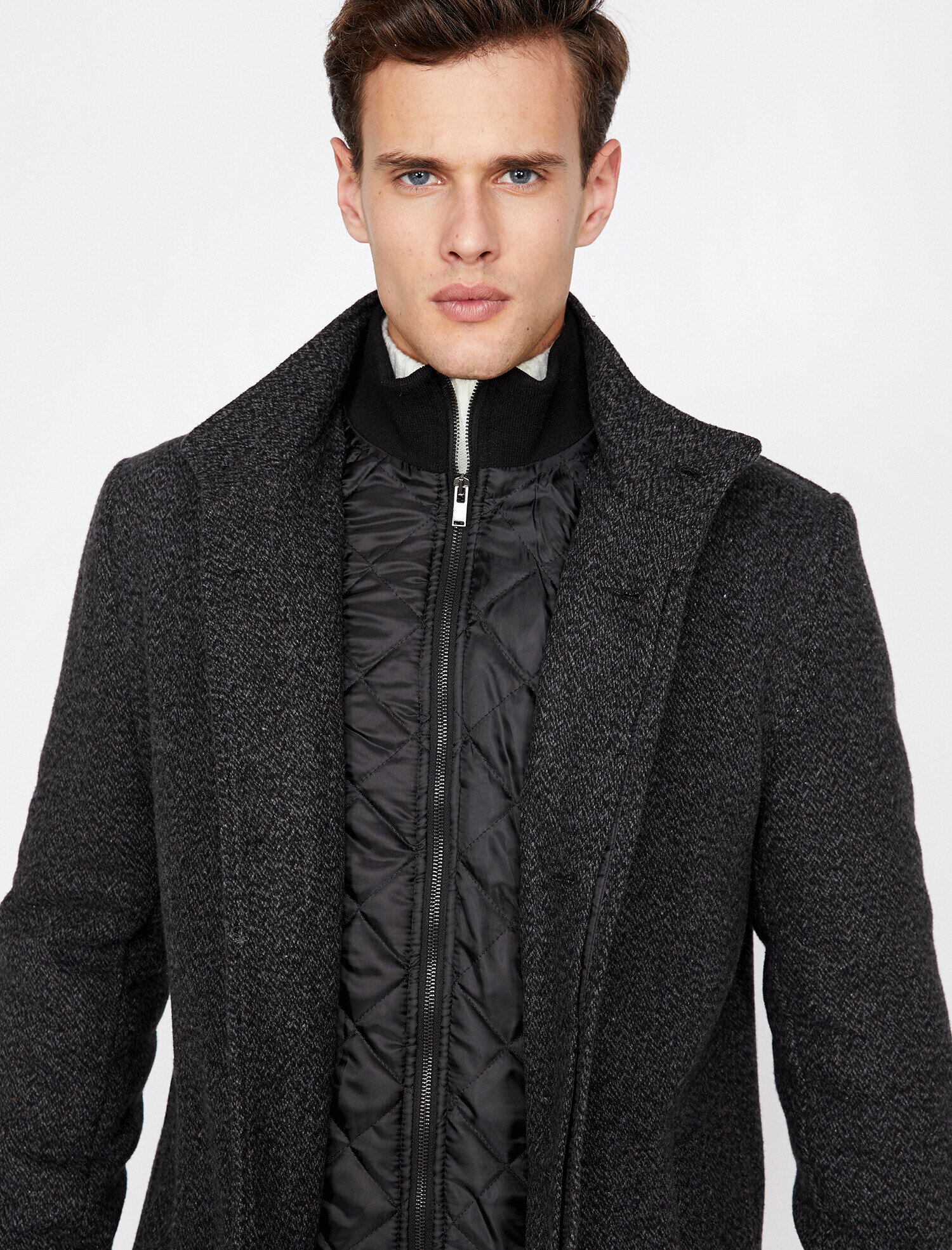   Düğme Detaylı Kaban