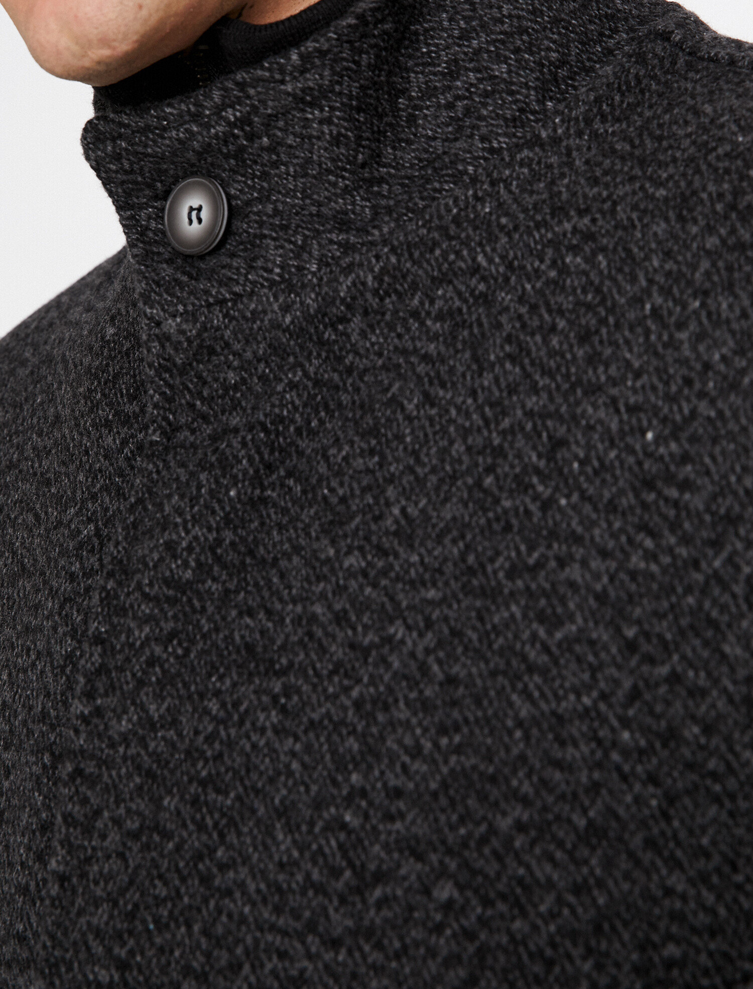   Düğme Detaylı Kaban