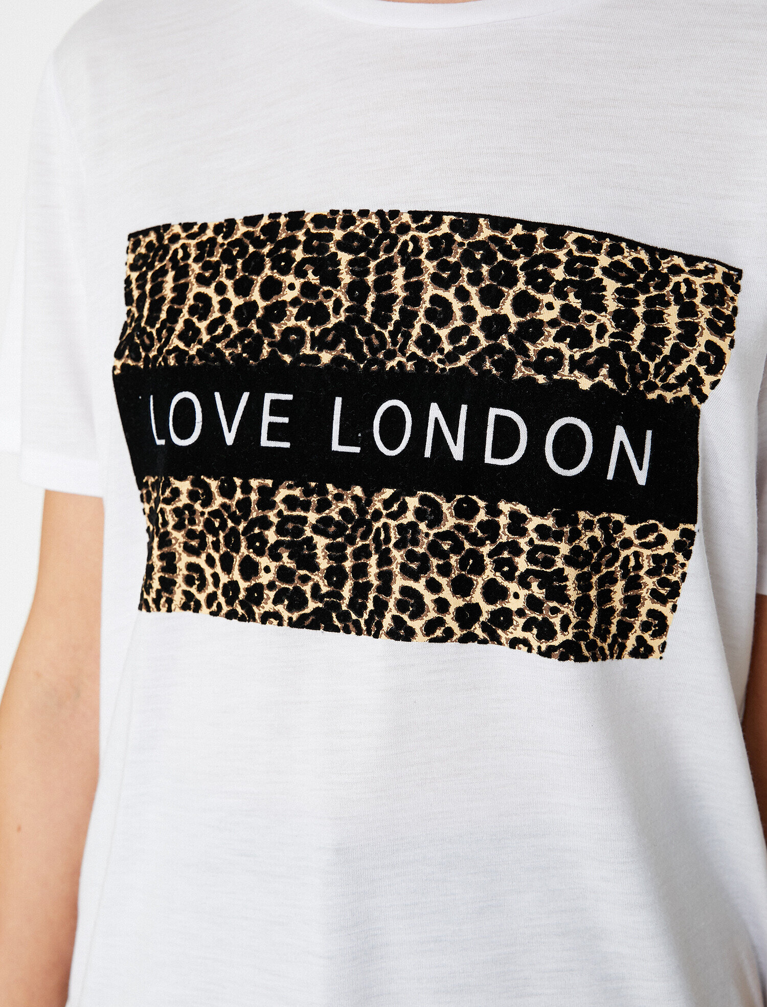   Leopar Desenli Baskılı Bisiklet Yaka Standart Kalıp Tişört