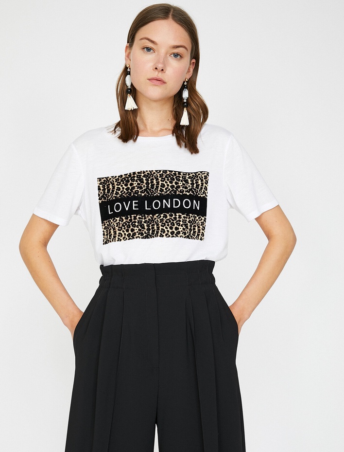  Leopar Desenli Baskılı Bisiklet Yaka Standart Kalıp Tişört