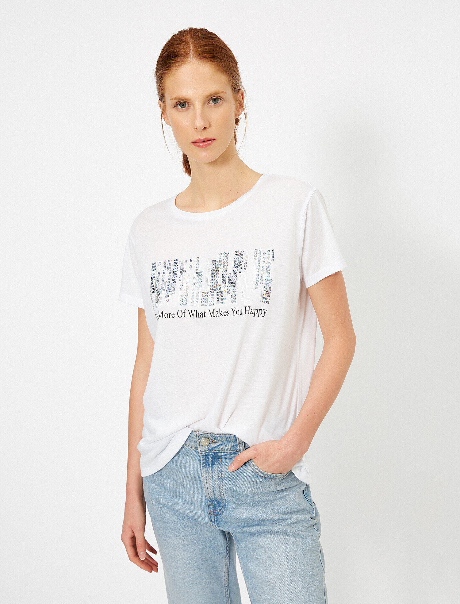   Yazı Baskılı Pul Detaylı Tişört