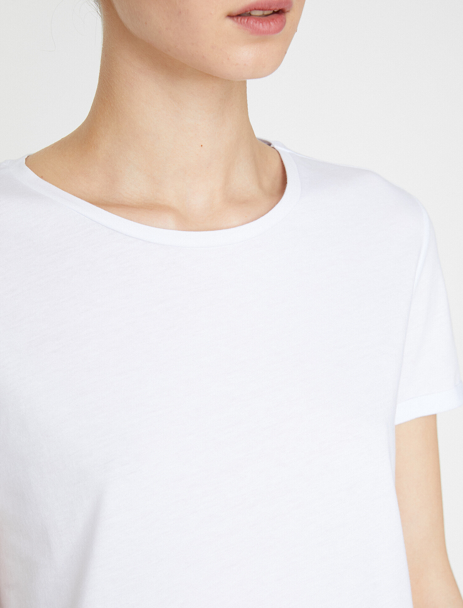   Bisiklet Yaka Basic Kısa Kol Tişört