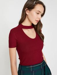 Yaka Detaylı Tişört