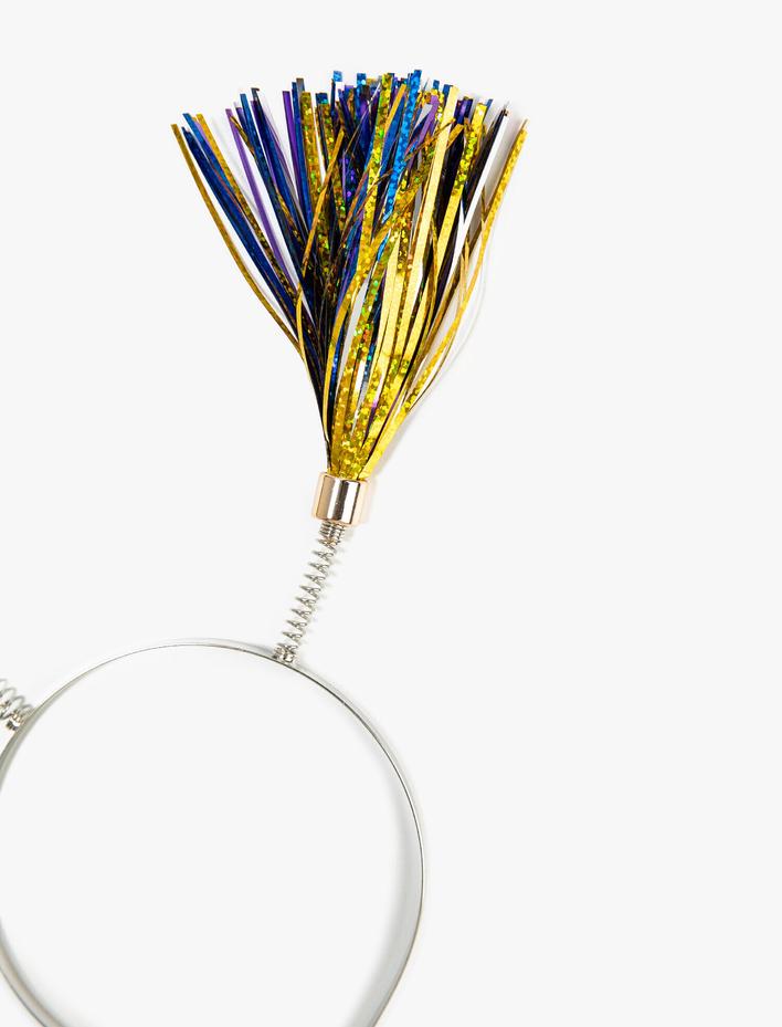 Kadın Yeni Yıl Temalı Taç