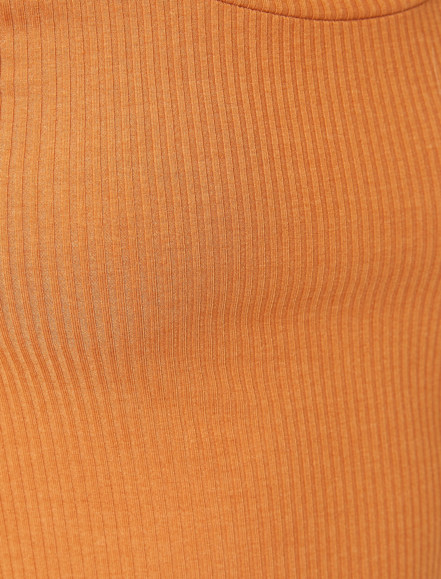   Yuvarlak Yaka Kısa Kollu Body