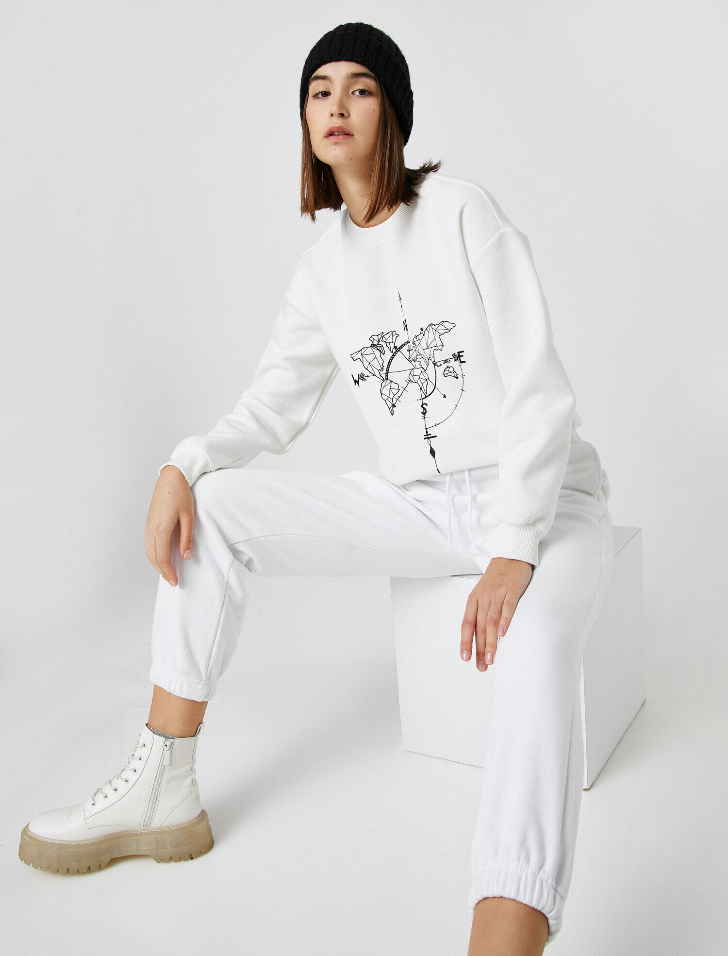   Pamuklu Bisiklet Yaka Baskılı Sweatshirt